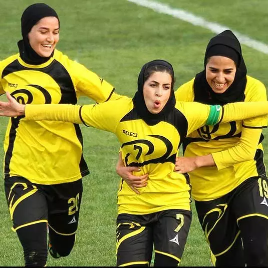 تیم فوتبال خاتون بم قهرمان زود هنگام لیگ برتر بانوان!